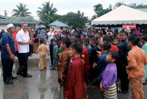 DATUK SERI DR DZULKEFLY AHMAD