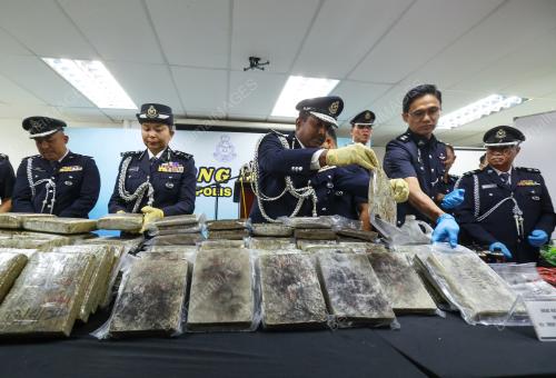 DATUK HUSSEIN OMAR KHAN