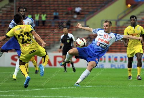 SG02_15042014_BOLA_SEPAK