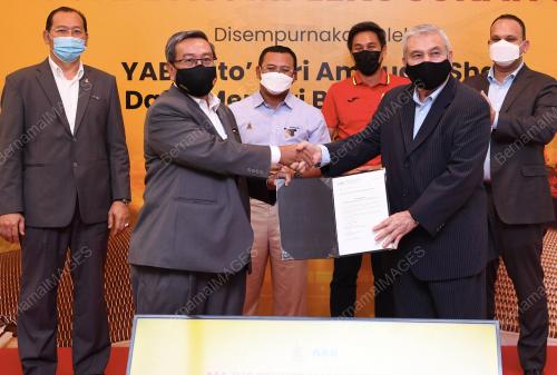 DATUK SERI AMIRUDIN SHARI