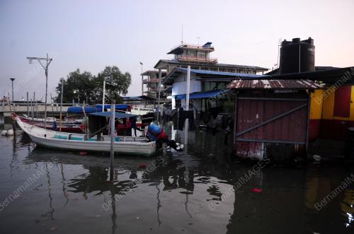 TINJAUAN AIR PASANG BESAR DI PELABUAHAN KLANG