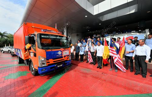 DATUK SERI AMIRUDIN SHARI