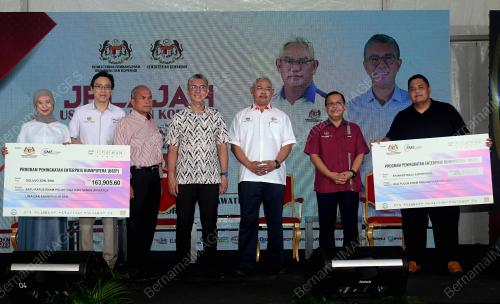TENGKU DATUK SERI ZAFRUL ABDUL AZIZ