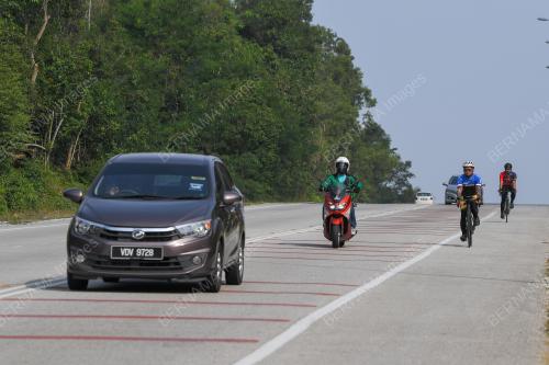 TINJAUAN BERBASIKAL BERBAHAYA DI JALAN RAYA