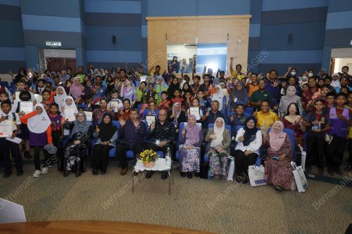 DATUK DR AMINUDDIN HASSIM