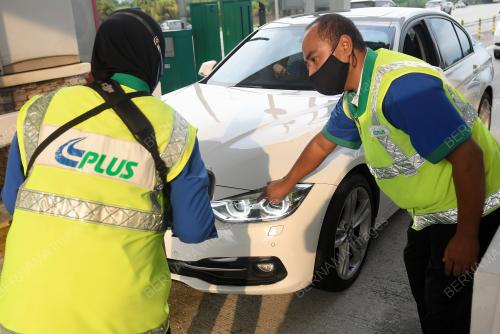 TINJAUAN PELAKSANAAN TEKNOLOGI IDENTIFIKASI FREKUENSI RADIO