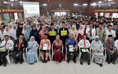 FADHLINA SIDEK