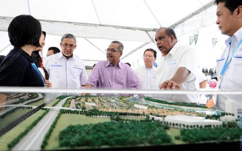 SG02_18052013_RASMI_KARNIVAL