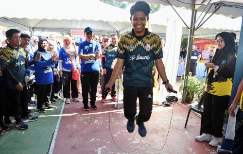 DATUK SERI DR DZULKEFLY AHMAD