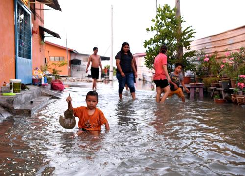 FENOMENA AIR LAUT PASANG BESAR