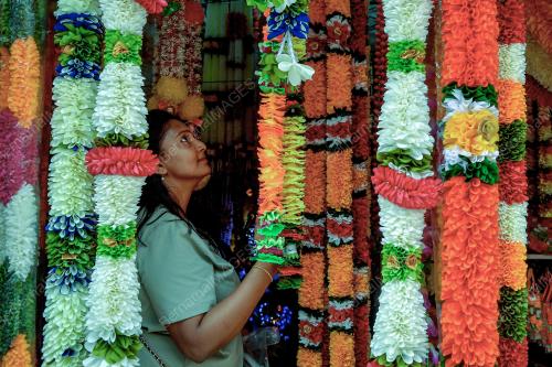 PERSIAPAN MASYARAKAT INDIA SAMBUT DEEPAVALI