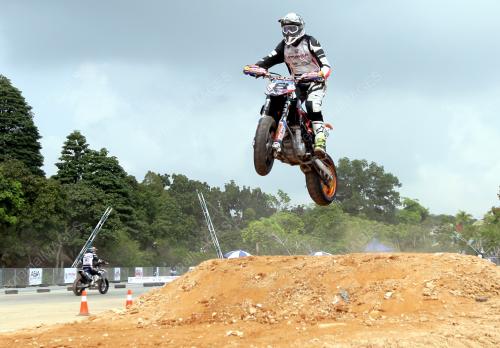 SG02_18122016_SUPERMOTO