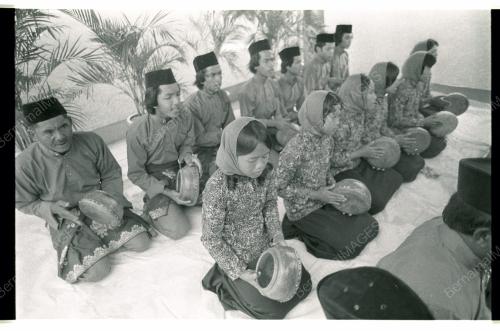 KOMPANG