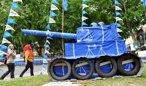 SG02_19042013_BENDERA