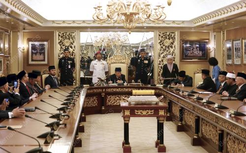 SULTAN SHARAFUDDIN IDRIS SHAH