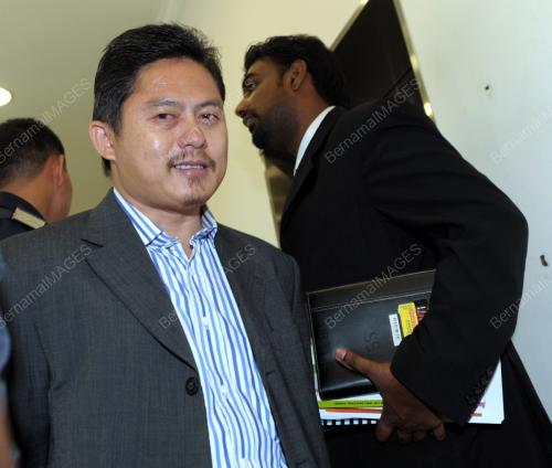 SG02_20032012_DIBAWA_POLIS