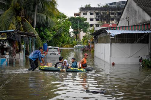 TINJAUAN BANJIR BUKIT KEMUNING SHAH ALAM