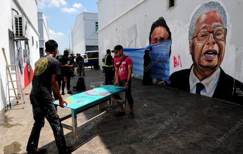 MURAL PEMIMPIN NEGARA DICONTENG