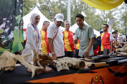 SULTAN SHARAFUDDIN IDRIS SHAH