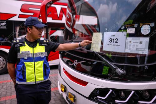 OPERASI PEMERIKSAAN BAS EKSPRES SEMPENA HARI RAYA AIDILFITRI