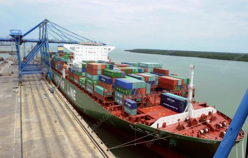 KAPAL KONTENA CSCL TERBESAR DI DUNIA