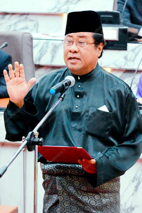 SG02_21062013_ANGKAT_SUMPAH