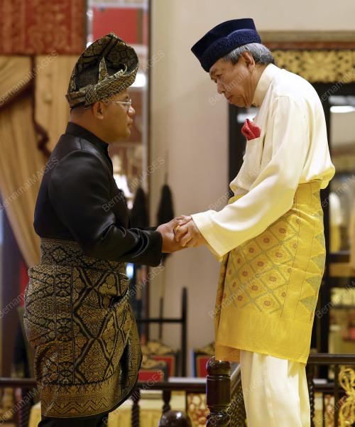 SULTAN SHARAFUDDIN IDRIS SHAH