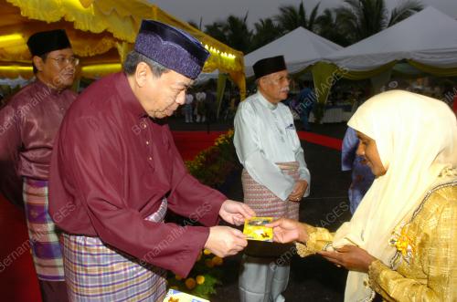 SULTAN SHARAFUDDIN IDRIS SHAH