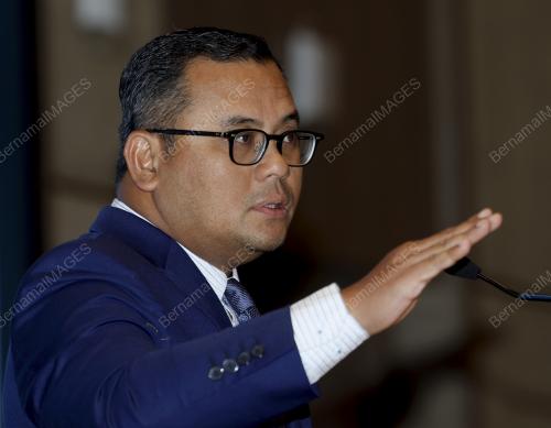 DATUK SERI AMIRUDIN SHARI