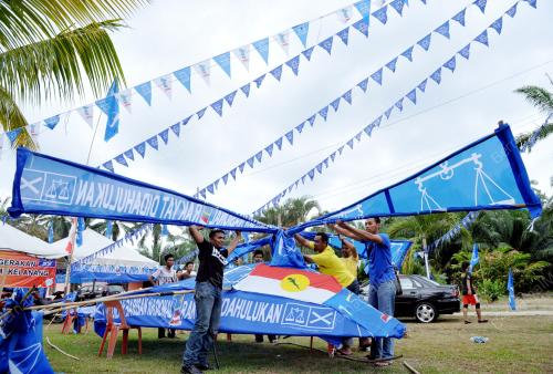 SG02_22042013_BENDERA