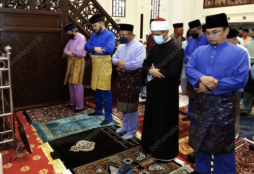 SULTAN SHARAFUDDIN IDRIS SHAH