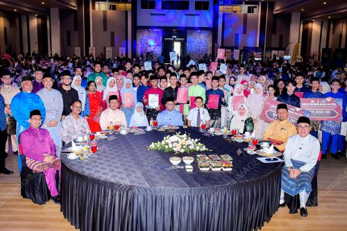 DATUK SERI AMIRUDIN SHARI