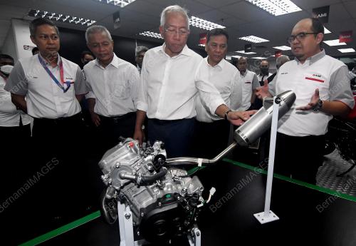 DATUK SERI MAHDZIR KHALID