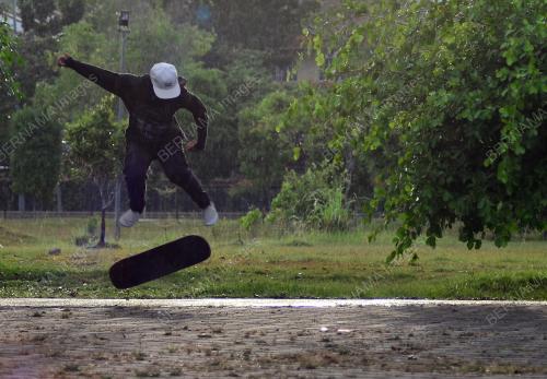 KLINIK SKATE WANITA TERBUKA