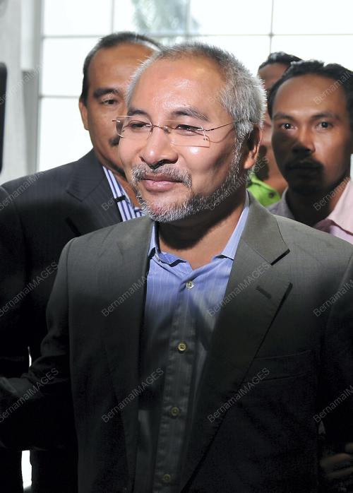 DR MOHAMAD KHIR TOYO