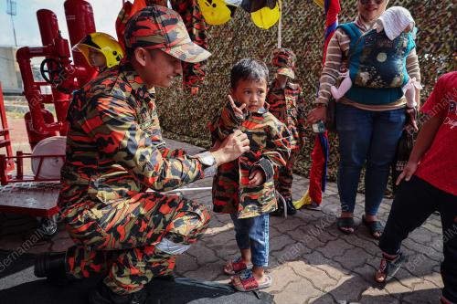 PAMERAN ASET PERTAHANAN DAN AGENSI BERUNIFORM NEGARA