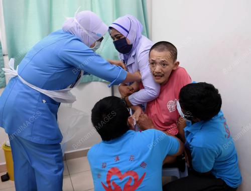 SUNTIKAN VAKSIN COVID-19