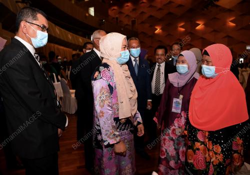 DATUK DR NORAINI AHMAD