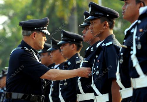 SG02_25032012_PERIKSA_BARISAN