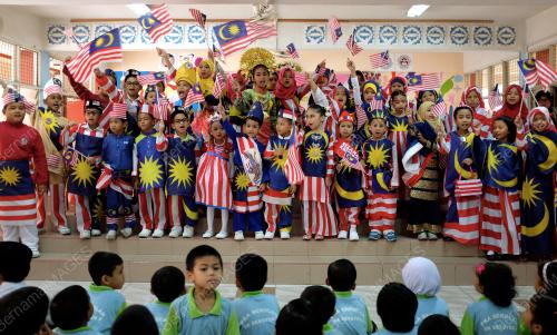 SG02_25082015_PAKAIAN_BERAGAM