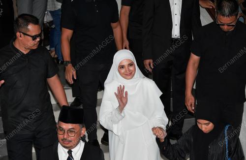 NUR FAZURA