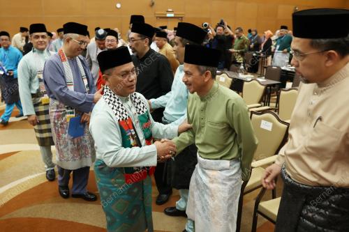 DATUK MOHD NA'IM MOKHTAR