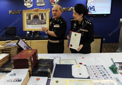 SG02_26072012_PC_POLIS