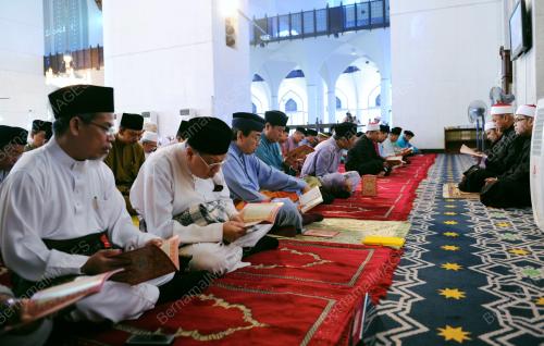 SULTAN SHARAFUDDIN IDRIS SHAH