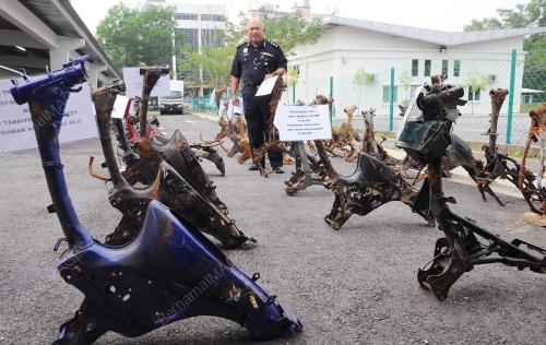 SG02_27062012_MOTOSIKAL_CURI