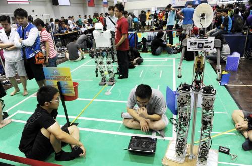 SG02_27082013_ROBOWORLD