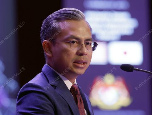 FAHMI FADZIL