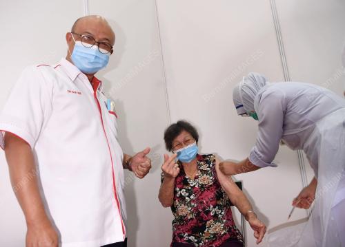 DATUK DR SHAARI NGADIMAN