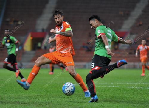 SG02_28082016_BOLA