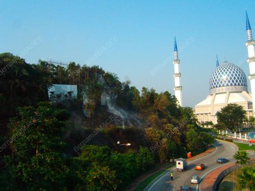 BOMBA_TERBAKAR